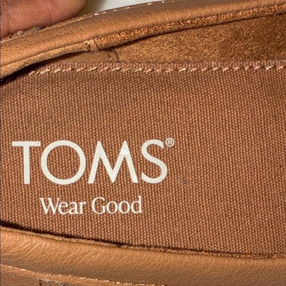 TOMS Women's Cara Lug Sole Tan/Brown Leather Loafers - Picture 8 of 12